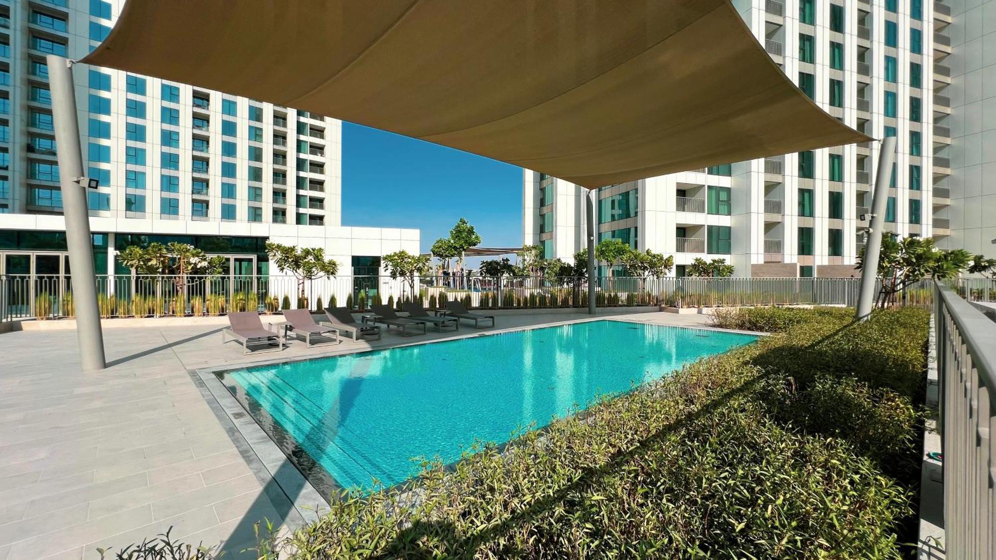 Apartment Mall Connected! Amazing Burj Khalifa View! Excellent Pool & Gym Access! *
